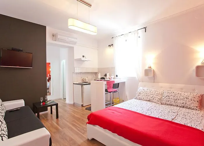 Apartments Top Center