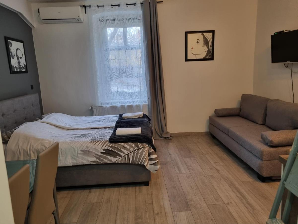 Apartment Apartments Top Center *