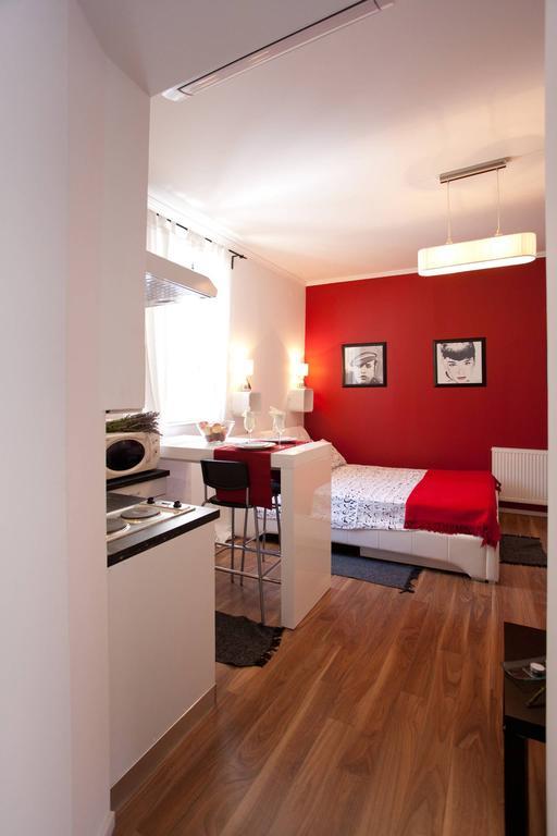 Apartments Top Center *