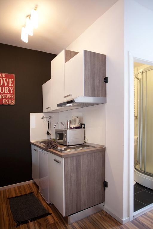 Apartment Apartments Top Center